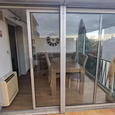 En Bord De - A 50 M De La Apartment *