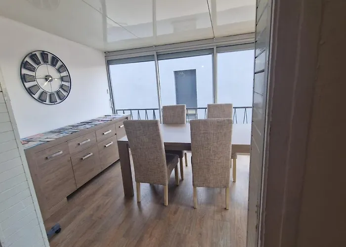 Apartamento En Bord De - à 50 M De La *